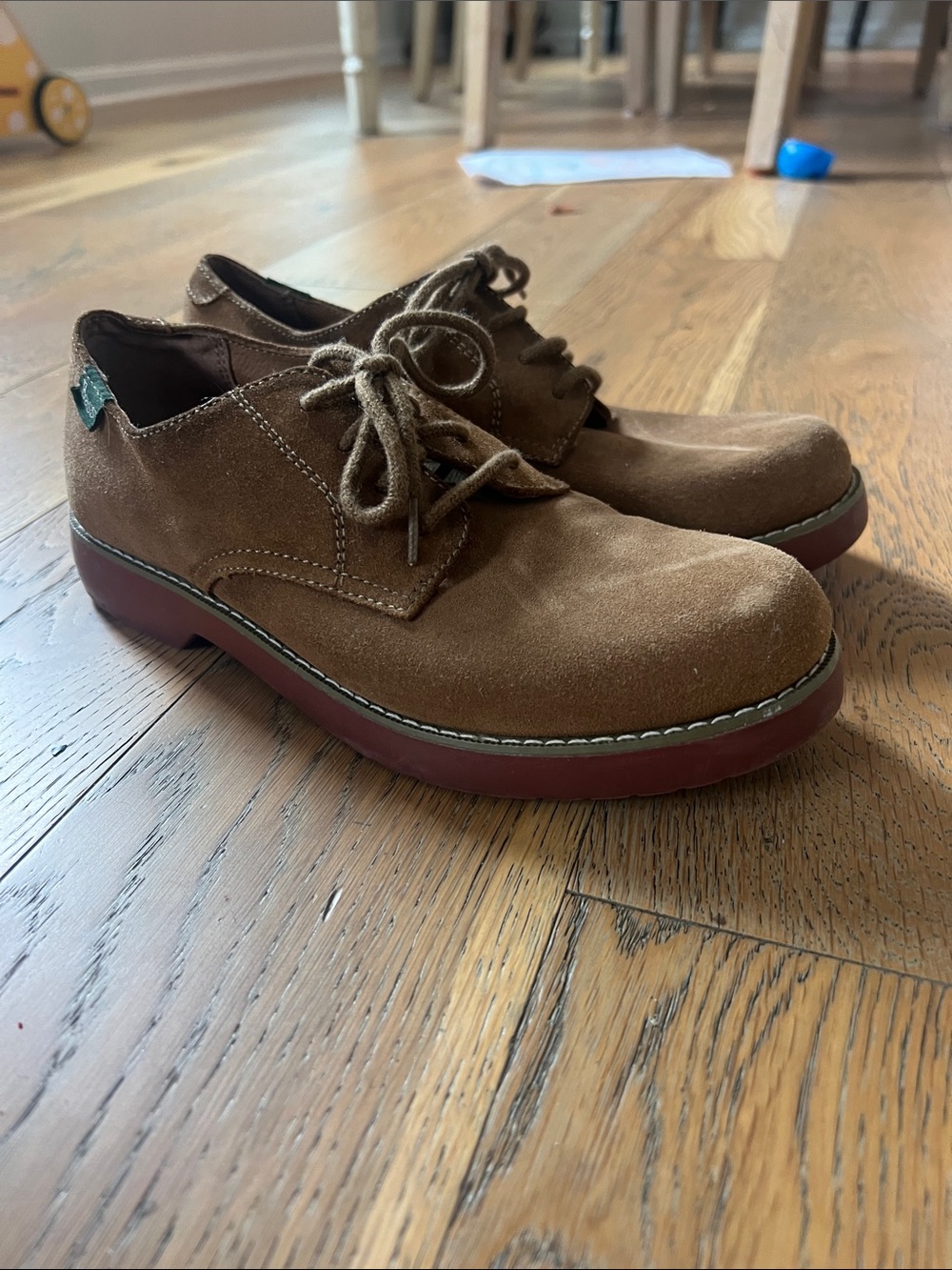 Bass women’s Tan Suede Derby Lace-Up Shoes - Picture 5 of 5